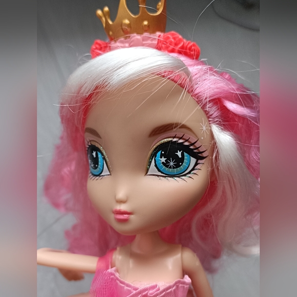 La Dee Da Dolls - Fairytale Dance Dee - Spin Master 2010 - Picture 7 of 8